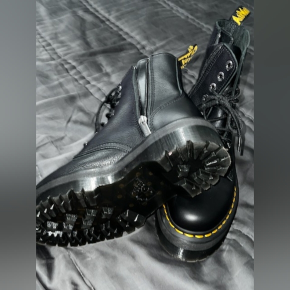 Dr Martens boots - Picture 3 of 5